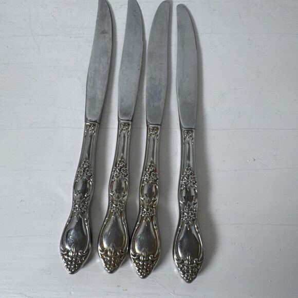 4 Vintage Oneida Dinner/Butter Knives 1977 Huntington Wm A Rogers Stainless - Picture 2 of 7